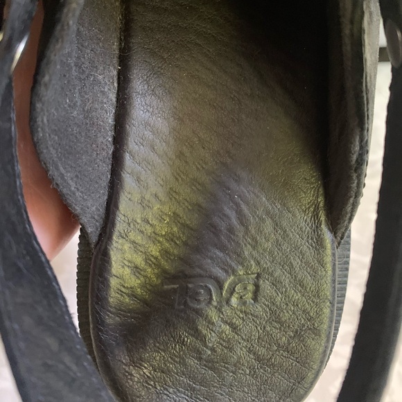 Teva Women’s Black Leather Roxy Mules - Picture 8 of 8